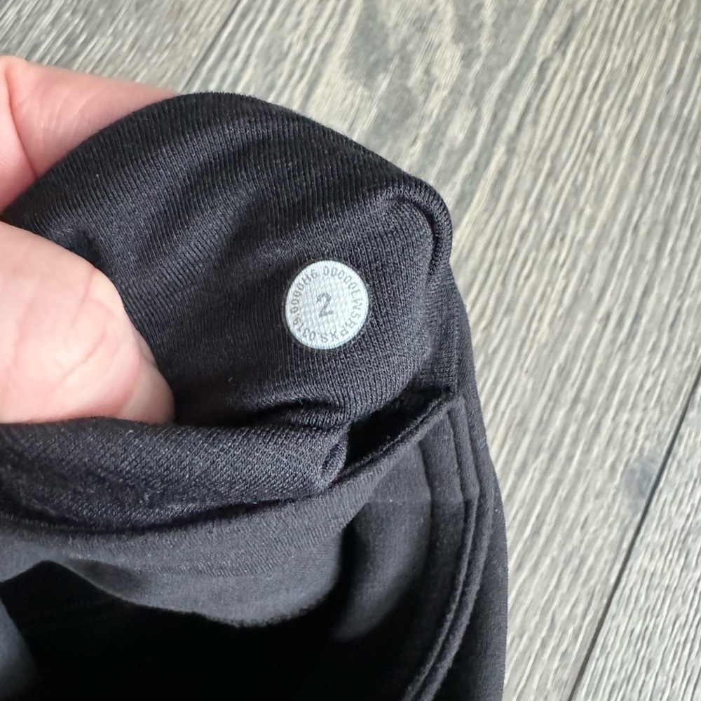 Lululemon Align Jogger *28" in Black Size 2 - Picture 4 of 7